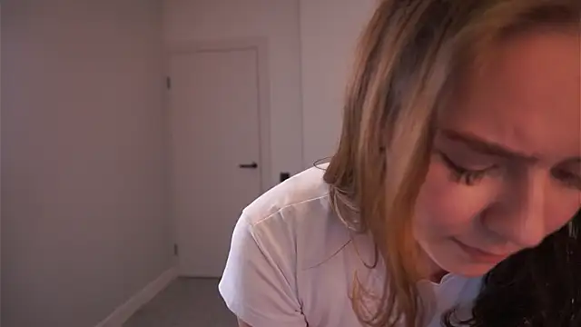 AdrianaCoenen online show from 23, 9, 2025