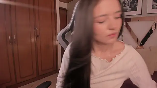 Snapshot of HaathorX chatting on 18, 10, 2025 HaathorX online show from 18, 10, 2025