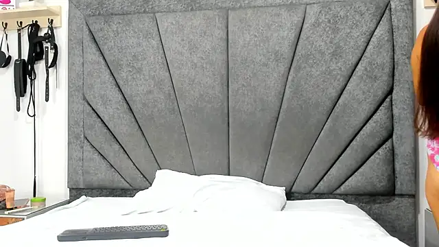 Snapshot of SeleneAndDorian chatting on 18, 11, 2025 SeleneAndDorian online show from 18, 11, 2025