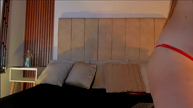 Lauraa saenz11 online show from 17, 10, 2025