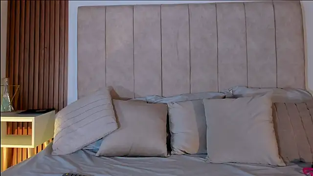 Lauraa saenz11 online show from 4, 11, 2025