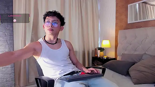 Snapshot of liam_twiink chatting on 16, 1, 2026 liam twiink online show from 16, 1, 2026