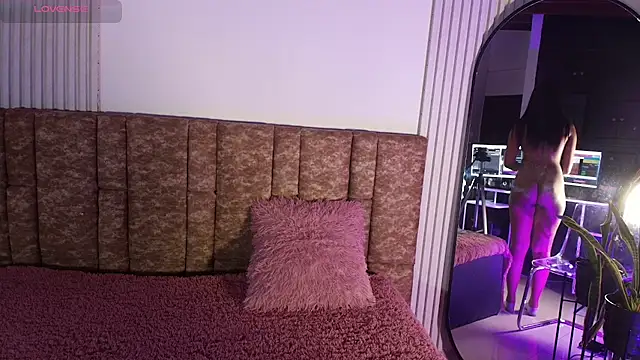 Missdionne curly online show from 24, 3, 2026