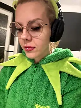 Snapshot of tacodeluxxxe chatting on 19, 11, 2025 tacodeluxxxe online show from 19, 11, 2025