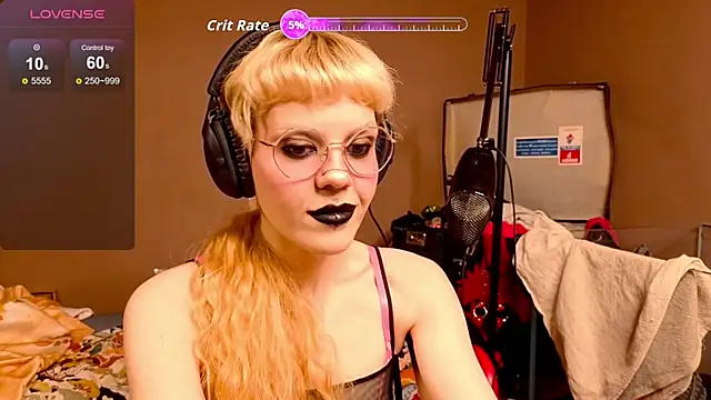 Snapshot of tacodeluxxxe chatting on 2, 12, 2025 tacodeluxxxe online show from 2, 12, 2025