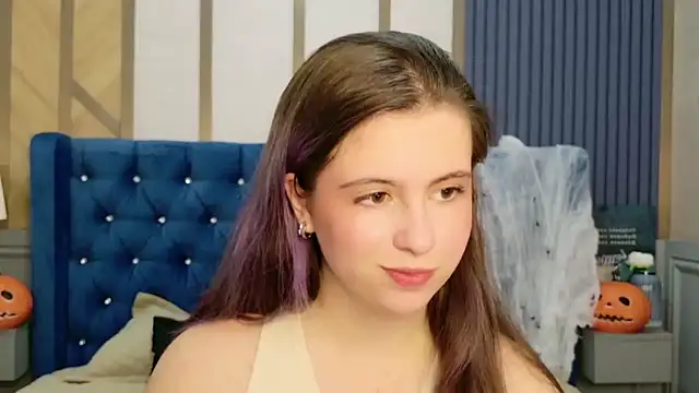 Snapshot of Akira_Halls chatting on 28, 10, 2025 Akira Halls online show from 28, 10, 2025