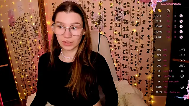 Snapshot of LinaBlossom_ chatting on 28, 2, 2026 LinaBlossom online show from 28, 2, 2026