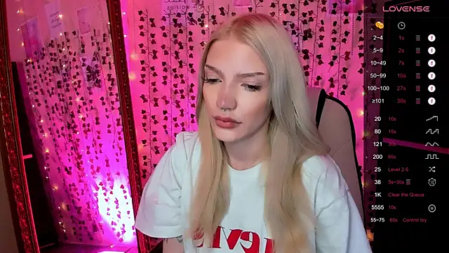 LinaBlossom  online show from 31, 3, 2026