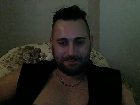 Snapshot of izlebeni_ chatting on 16, 11, 2025 izlebeni online show from 16, 11, 2025