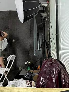 Snapshot of YY-27 chatting on 20, 11, 2025 YY-27 online show from 20, 11, 2025