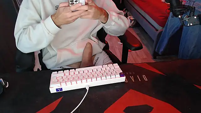 Snapshot of geil20CM2 chatting on 1, 10, 2025 geil20CM2 online show from 1, 10, 2025