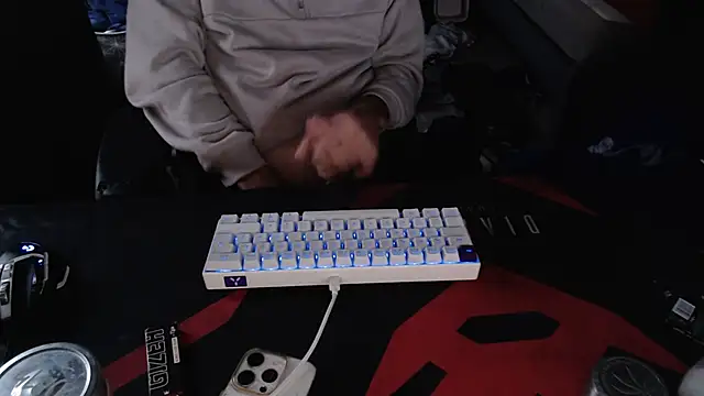 Snapshot of geil20CM2 chatting on 13, 10, 2025 geil20CM2 online show from 13, 10, 2025