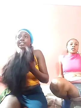 Snapshot of BlackPearl_19 chatting on 13, 11, 2025 BlackPearl 19 online show from 13, 11, 2025