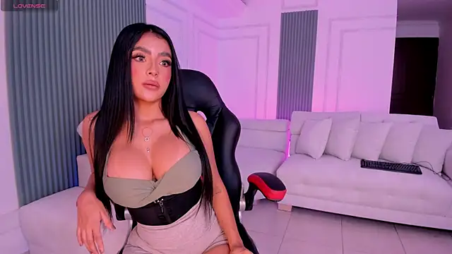 Nicole Ravachi online show from 9, 10, 2025