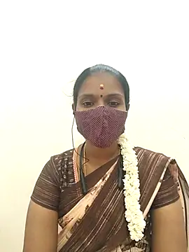 Snapshot of Tamil_Yalini12 chatting on 6, 10, 2025 Tamil Yalini12 online show from 6, 10, 2025