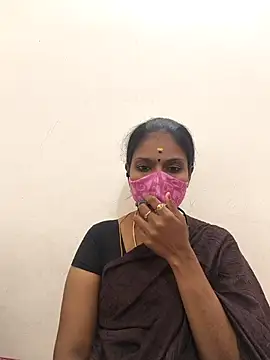 Snapshot of Tamil_Yalini12 chatting on 14, 10, 2025 Tamil Yalini12 online show from 14, 10, 2025