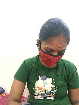 Snapshot of Tamil_Yalini12 chatting on 24, 11, 2025 Tamil Yalini12 online show from 24, 11, 2025