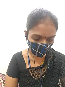 Snapshot of Tamil_Yalini12 chatting on 17, 12, 2025 Tamil Yalini12 online show from 17, 12, 2025