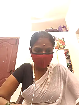 Snapshot of Tamil_Yalini12 chatting on 13, 3, 2026 Tamil Yalini12 online show from 13, 3, 2026