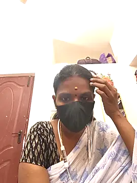 Snapshot of Tamil_Yalini12 chatting on 17, 3, 2026 Tamil Yalini12 online show from 17, 3, 2026