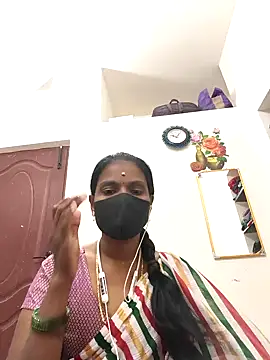 Snapshot of Tamil_Yalini12 chatting on 19, 3, 2026 Tamil Yalini12 online show from 19, 3, 2026