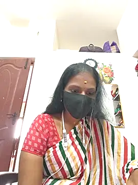 Snapshot of Tamil_Yalini12 chatting on 8, 4, 2026 Tamil Yalini12 online show from 8, 4, 2026