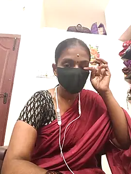 Snapshot of Tamil_Yalini12 chatting on 11, 4, 2026 Tamil Yalini12 online show from 11, 4, 2026