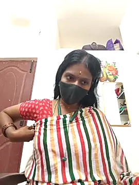 Snapshot of Tamil_Yalini12 chatting on 16, 4, 2026 Tamil Yalini12 online show from 16, 4, 2026
