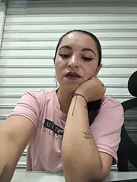 Alisson Stonee online show from 17, 6, 2026
