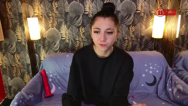 Charming LIA online show from 8, 11, 2025