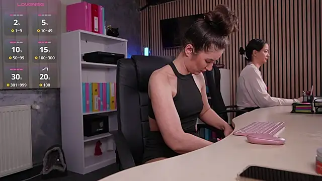 Snapshot of OfficeGirls chatting on 4, 2, 2026 OfficeGirls online show from 4, 2, 2026