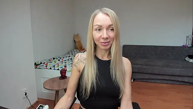 Snapshot of AlisiaCat chatting on 22, 4, 2026 AlisiaCat online show from 22, 4, 2026