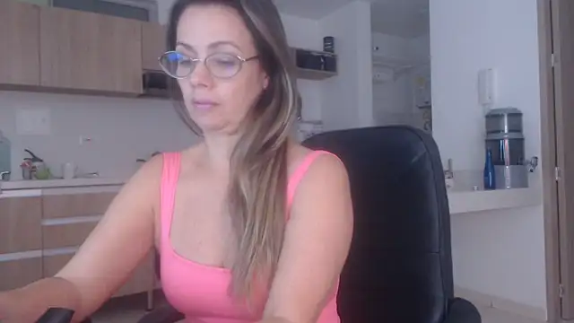 LovePaula online show from 22, 6, 2026
