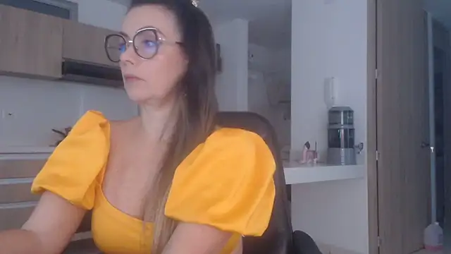 LovePaula online show from 9, 8, 2026