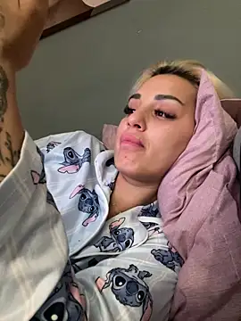 Snapshot of Giullyaxx chatting on 30, 9, 2025 Giullyaxx online show from 30, 9, 2025