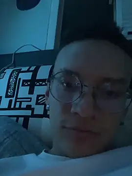 Snapshot of Johan_sb chatting on 4, 11, 2025 Johan sb online show from 4, 11, 2025