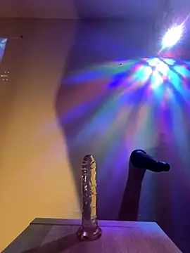 Snapshot of Reine_du_Vice84 chatting on 4, 11, 2025 Reine du Vice84 online show from 4, 11, 2025