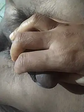 Snapshot of azaxxxx428 chatting on 15, 10, 2025 azaxxxx428 online show from 15, 10, 2025