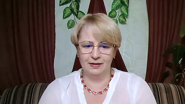 Snapshot of Selena-Velvet chatting on 15, 10, 2025 Selena-Velvet online show from 15, 10, 2025