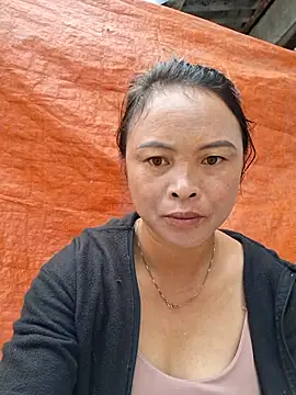 xuxulovezz online show from 24, 9, 2025