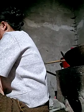 xuxulovezz online show from 6, 3, 2026