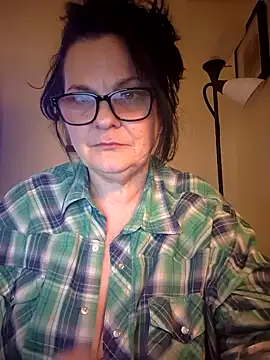 Snapshot of GeeKnee chatting on 16, 6, 2026 GeeKnee online show from 16, 6, 2026