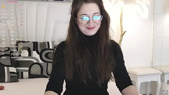 Snapshot of JennaClover chatting on 3, 4, 2026 JennaClover online show from 3, 4, 2026