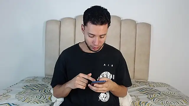 aroncooper1 online show from 8, 1, 2026