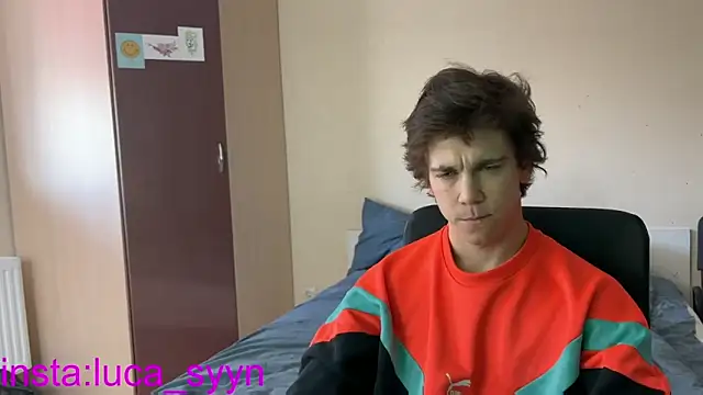 Snapshot of luca_syn chatting on 30, 9, 2025 luca syn online show from 30, 9, 2025