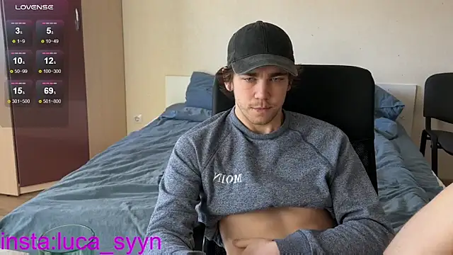 Snapshot of luca_syn chatting on 7, 10, 2025 luca syn online show from 7, 10, 2025