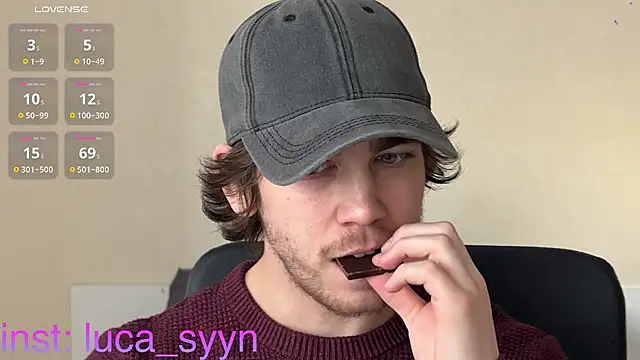 Snapshot of luca_syn chatting on 18, 10, 2025 luca syn online show from 18, 10, 2025