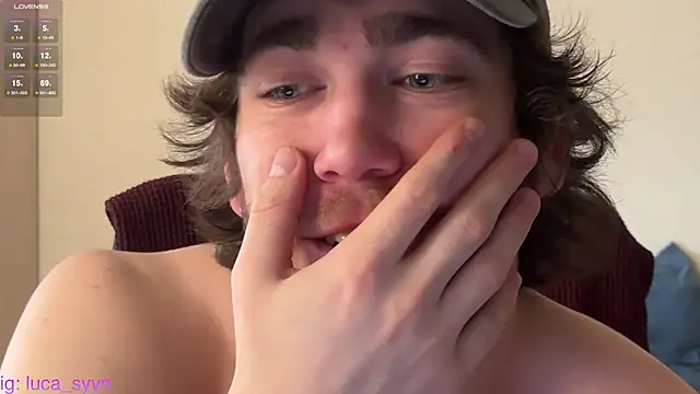 Snapshot of luca_syn chatting on 1, 11, 2025 luca syn online show from 1, 11, 2025