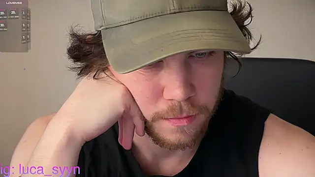 Snapshot of luca_syn chatting on 12, 11, 2025 luca syn online show from 12, 11, 2025