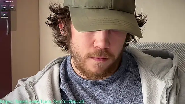 Snapshot of luca_syn chatting on 24, 11, 2025 luca syn online show from 24, 11, 2025